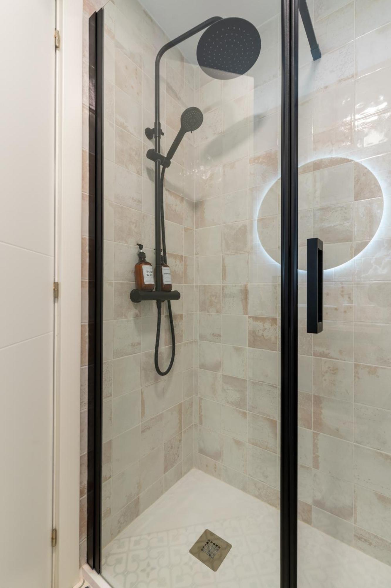 Diseno Y Comodidad En Bami เซบีญา ภายนอก รูปภาพ